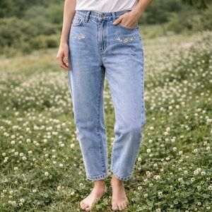 Jessie Jeanswear Vintage Embroidered Mom Jeans High Rise Cropped Floral Size 29